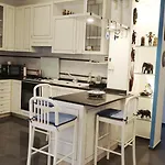 Large Vatican Loft Near The Metro Apartment *